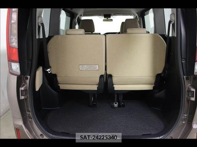 Toyota NOAH 2015-11 210719-19