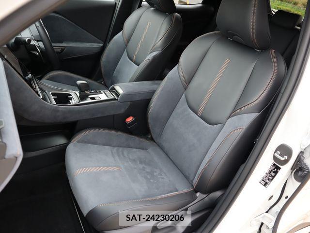 Lexus LBX 2024-01 362845-9