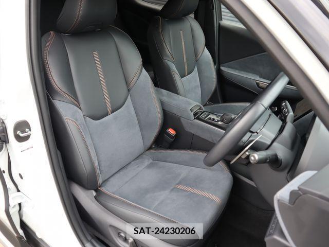 Lexus LBX 2024-01 362845-8