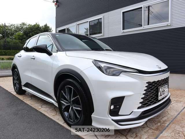 Lexus LBX 2024-01 362845-2