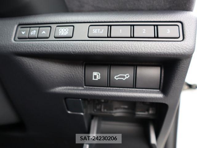 Lexus LBX 2024-01 362845-21