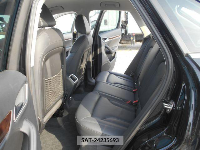 Audi Q3 2017-06 386293-12