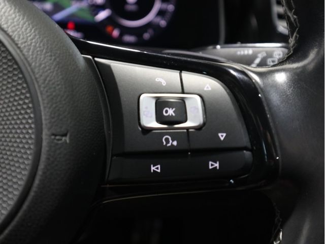 VolksWagen GOLF R 2018-04 26823-21