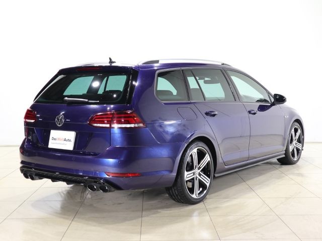 VolksWagen GOLF R 2018-04 26823-7