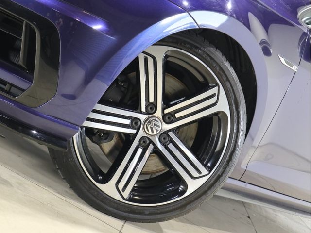 VolksWagen GOLF R 2018-04 26823-25