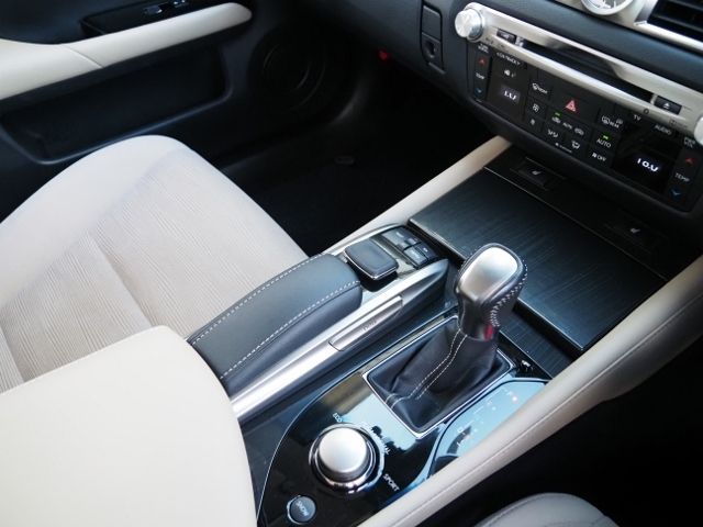 Lexus GS 2018-10 13127-23