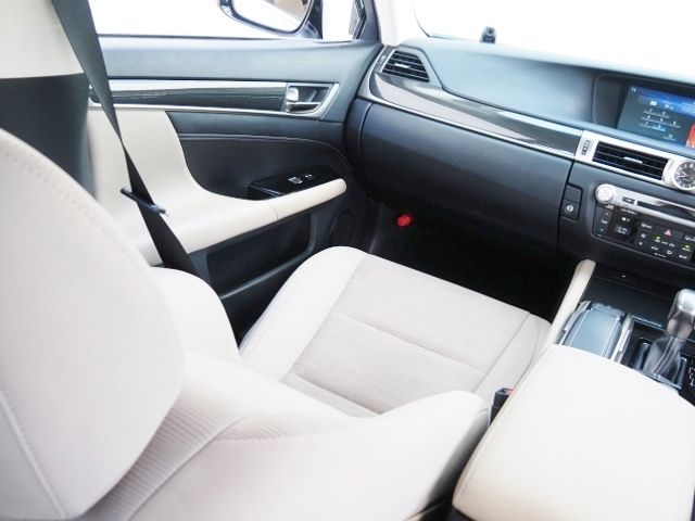 Lexus GS 2018-10 13127-27