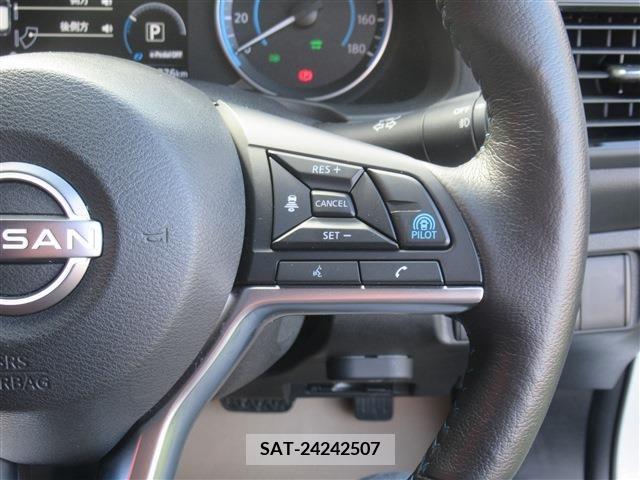 Nissan LEAF 2022-05 210980-19
