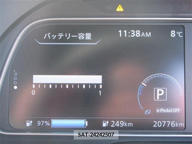 Nissan LEAF 2022-05 210980-17