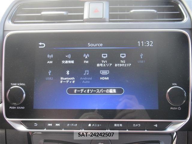 Nissan LEAF 2022-05 210980-16