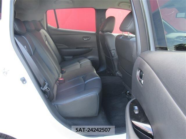 Nissan LEAF 2022-05 210980-4