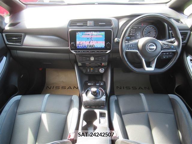 Nissan LEAF 2022-05 210980-2
