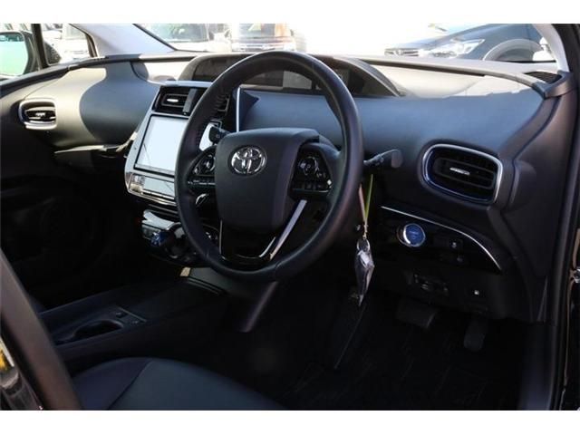 Toyota PRIUS 2019-06 7513-4