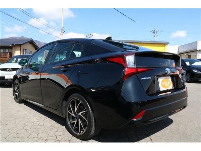 Toyota PRIUS 2019-06 7513-1