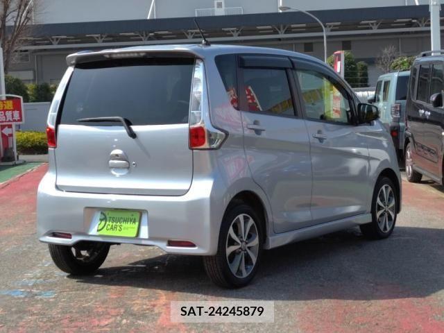 Nissan DAYZ 2013-09 256342-1