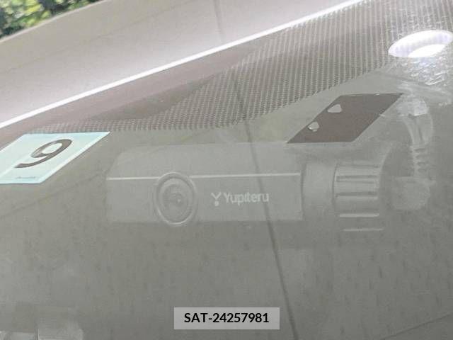 Toyota PRIUS 2019-09 393447-7