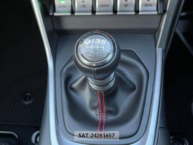 Subaru BRZ 2021-12 211509-2