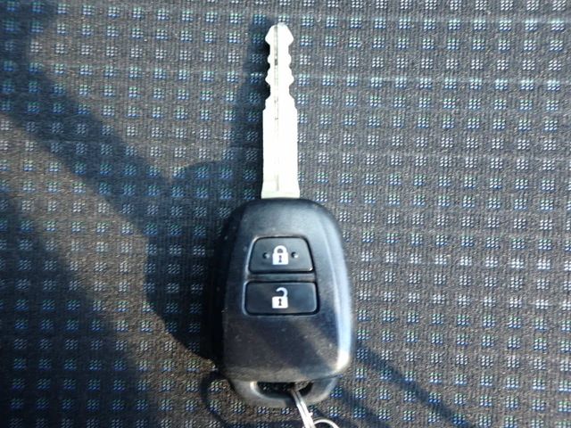 Toyota VITZ 2019-08 20728-11