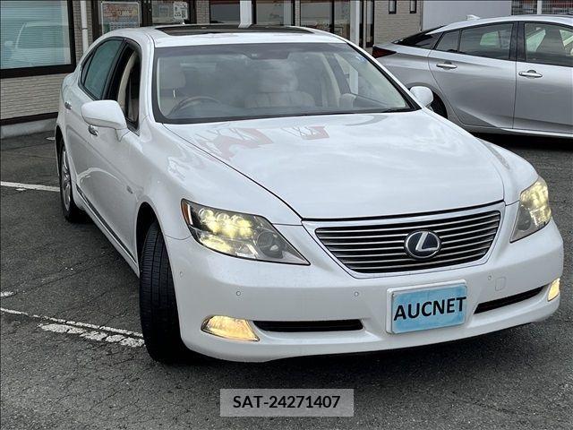 Lexus LS 2009-10 275529-3