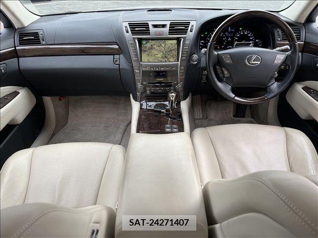 Lexus LS 2009-10 275529-1