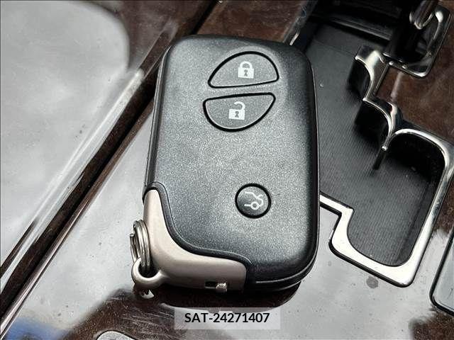Lexus LS 2009-10 275529-7