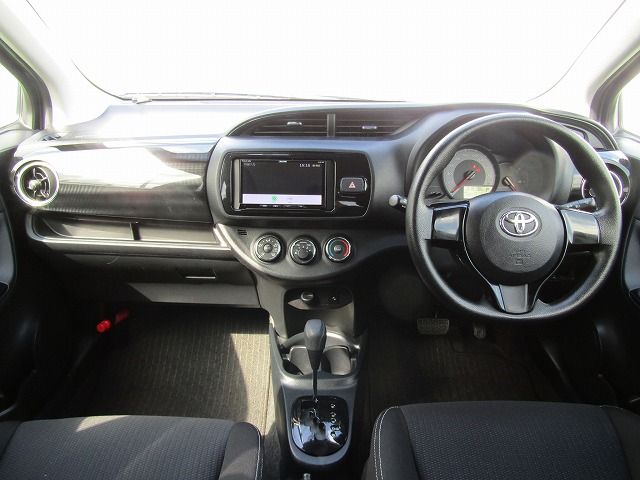 Toyota VITZ 2018-06 8328-1