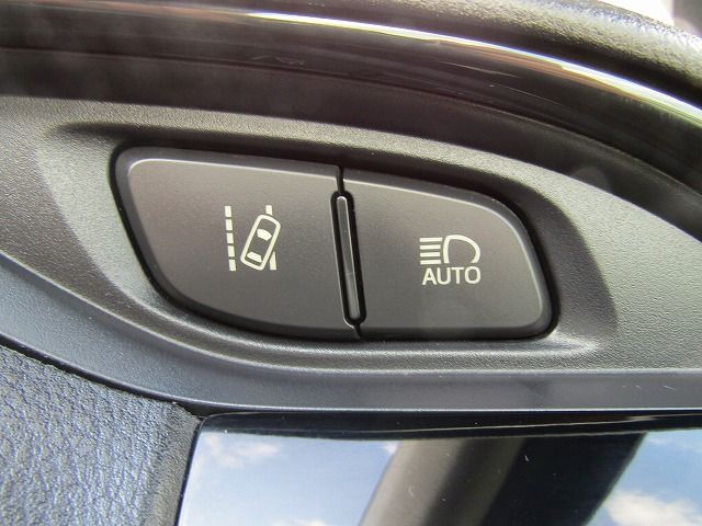 Toyota VITZ 2018-06 8328-5