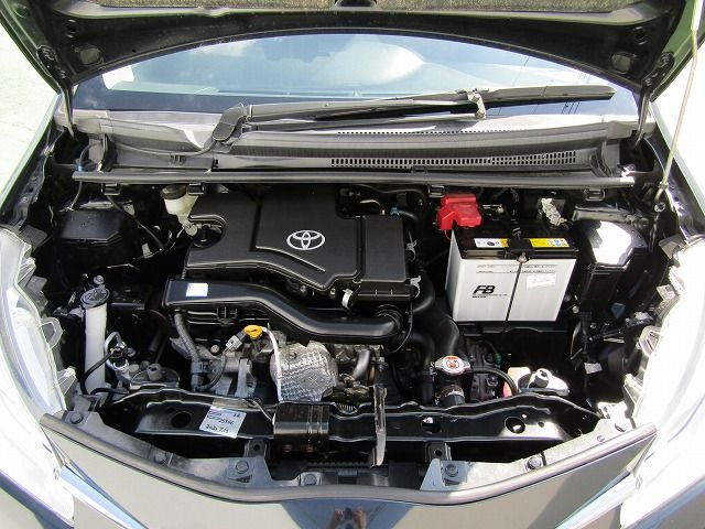 Toyota VITZ 2018-06 8328-27