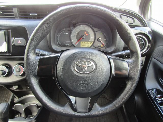 Toyota VITZ 2018-06 8328-13