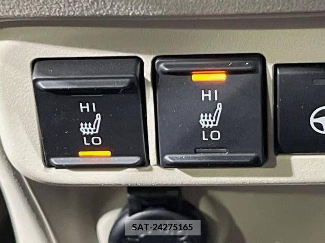 Toyota SIENTA 2022-10 368183-5