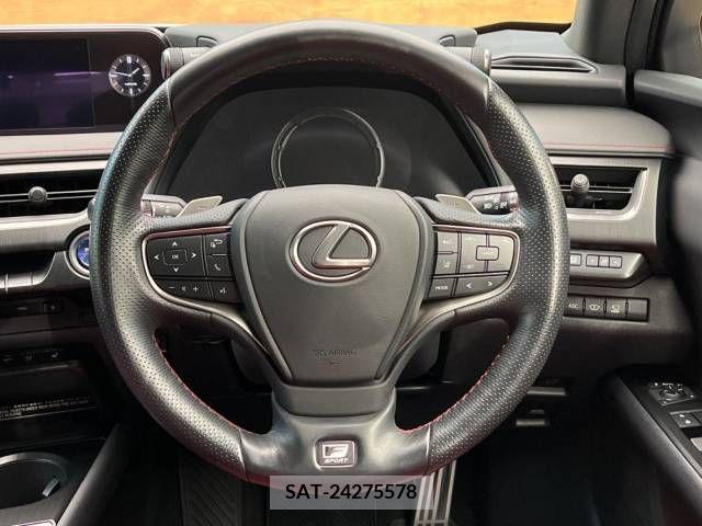 Lexus UX 2019-08 388398-11