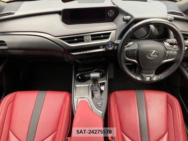 Lexus UX 2019-08 388398-1