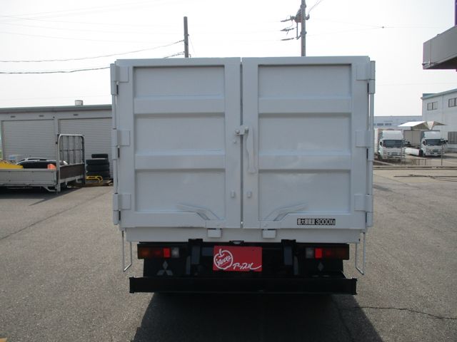 Mitsubishi CANTER 2013-10 496-12