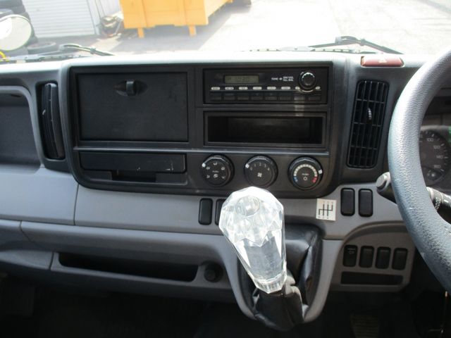 Mitsubishi CANTER 2013-10 496-18