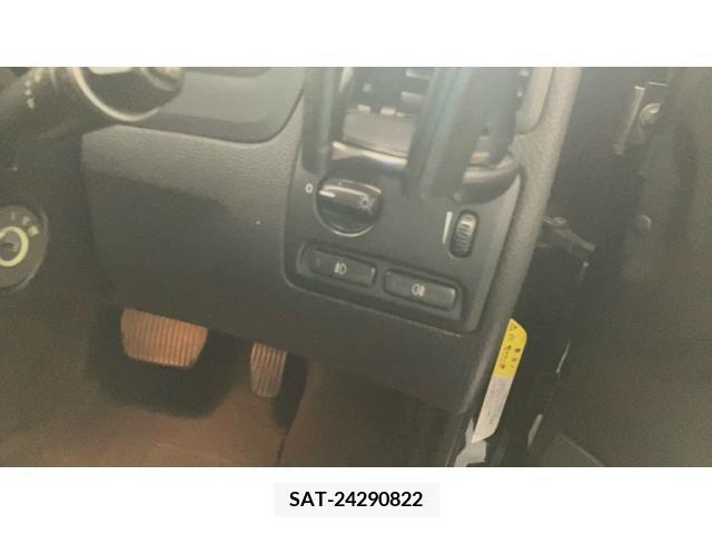 Volvo V70 2007-05 355050-11