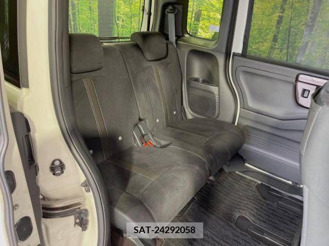 Honda N BOX CUSTOM 2017-09 306936-9