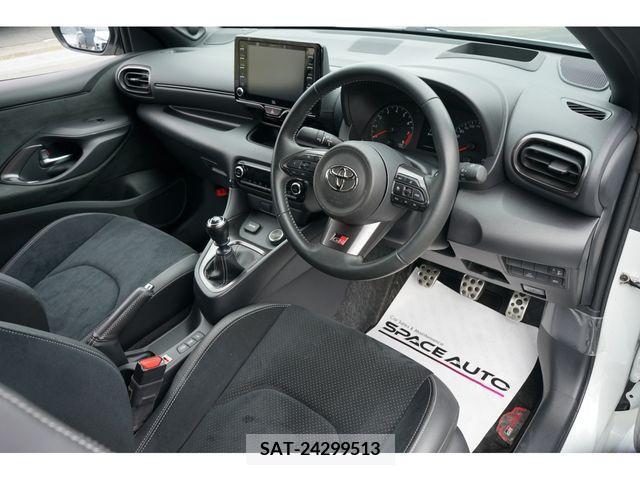 Toyota YARIS 2021-03 304815-14