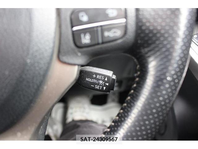 Lexus IS 2016-12 246040-2