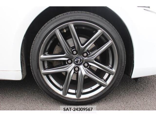 Lexus IS 2016-12 246040-9