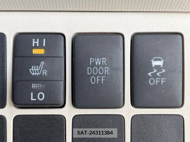 Toyota SPADE 2013-07 313689-4