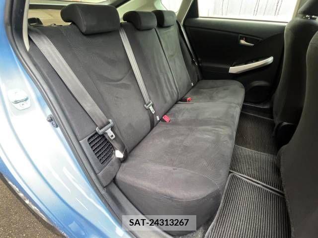 Toyota PRIUS PHV 2014-02 322143-9