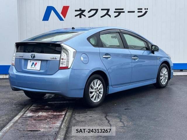 Toyota PRIUS PHV 2014-02 322143-17