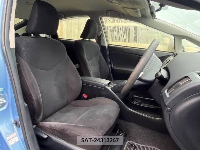 Toyota PRIUS PHV 2014-02 322143-8