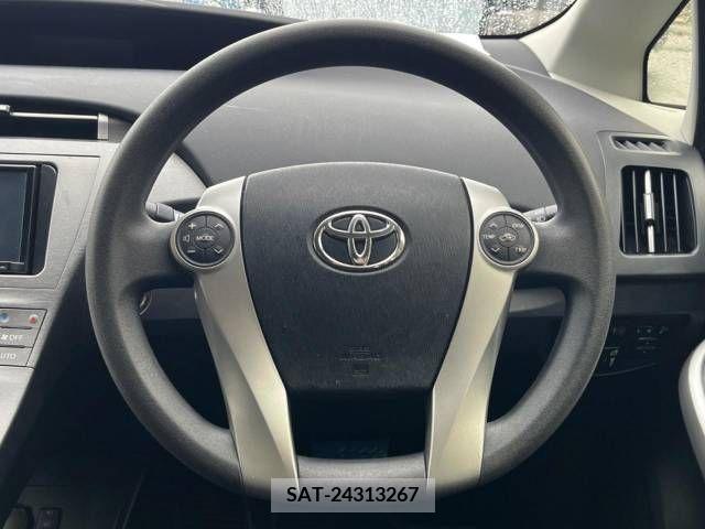 Toyota PRIUS PHV 2014-02 322143-11