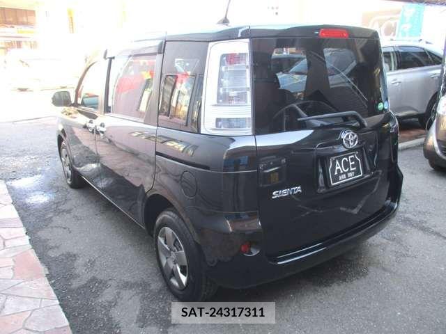 Toyota SIENTA 2013-04 217206-7
