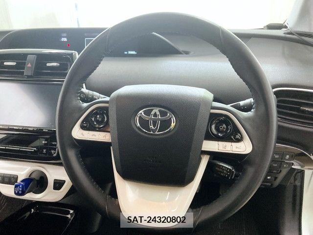 Toyota PRIUS 2018-01 217811-24