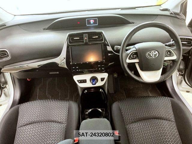 Toyota PRIUS 2018-01 217811-1