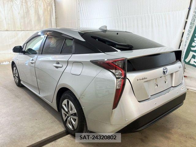 Toyota PRIUS 2018-01 217811-2