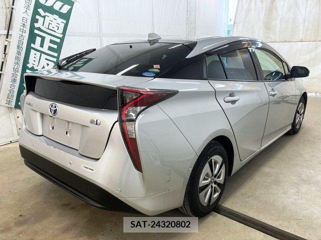 Toyota PRIUS 2018-01 217811-4