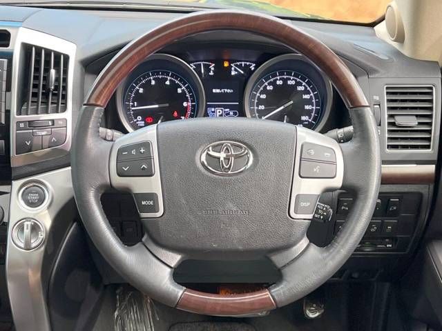 Toyota LAND CRUISER 2015-06 8315-13